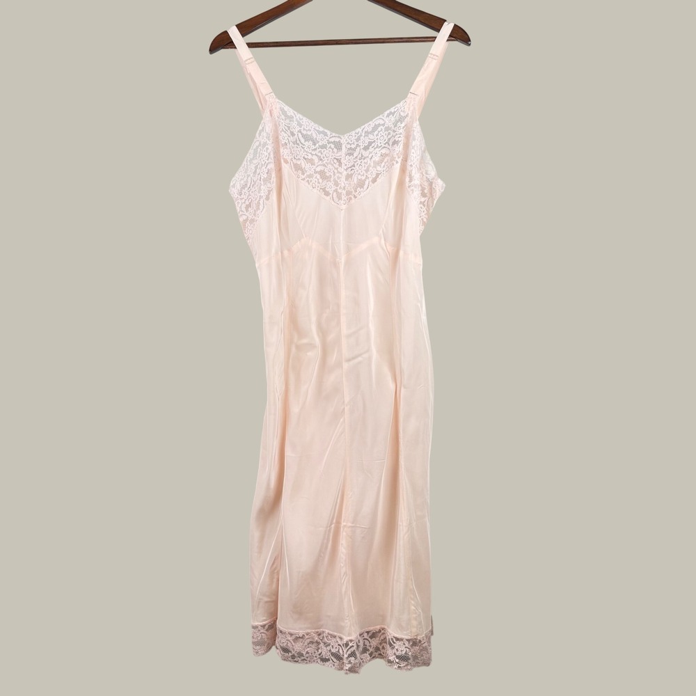 VTG 1960s Lady Love 8-Gore Full Slip Dress Women 36 Pink Lace Coquette Romantic